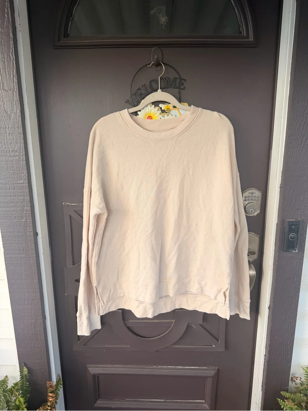 Time and Tru Cream Crewneck Sweatshirt